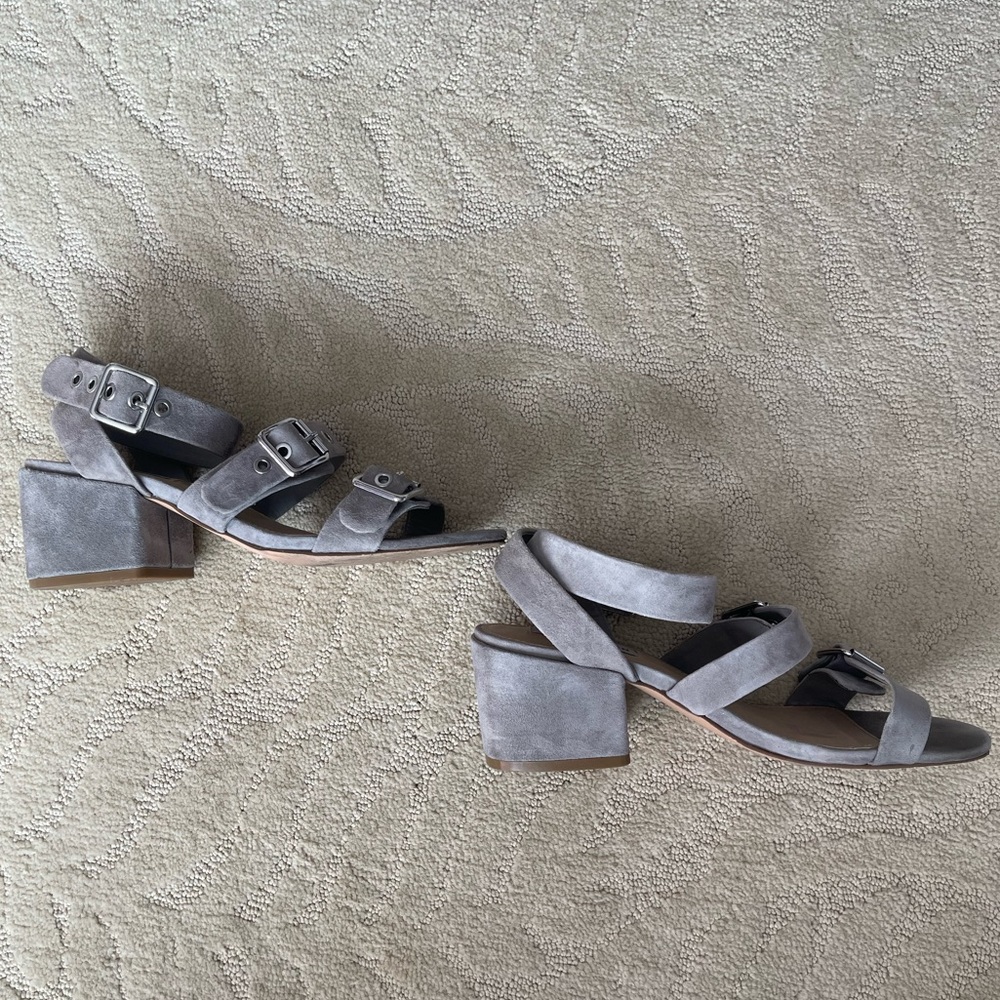 STEVE MADDEN Rotating Suede Sandals - Picture 4 of 8